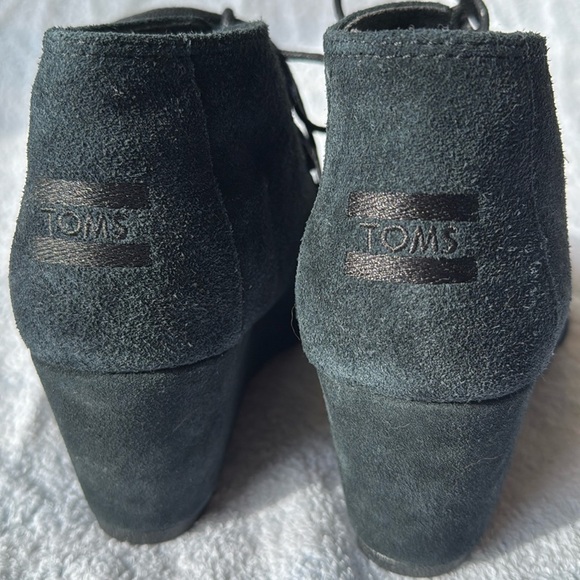 NWT TOMS booties. Size 8 1/2/black. - Picture 2 of 6